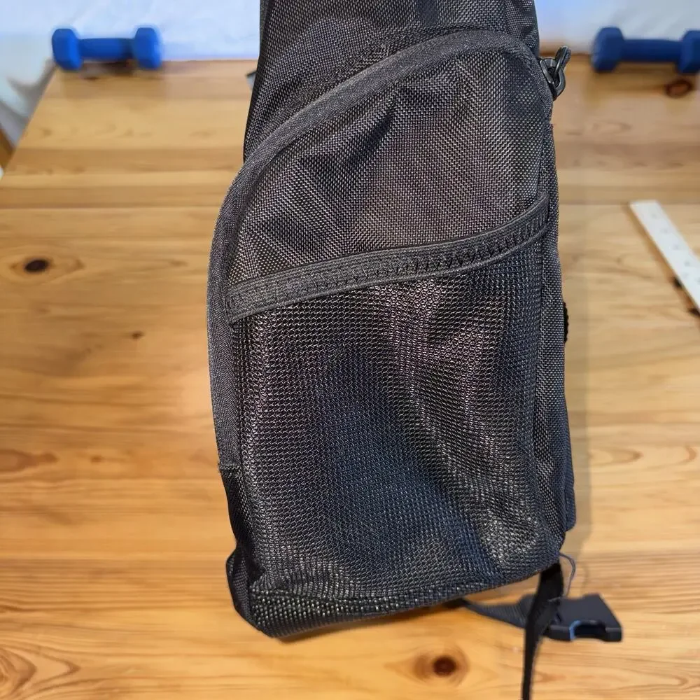 Targus Black Laptop Backpack with 3 Areas & Padded Laptop Section - EUC